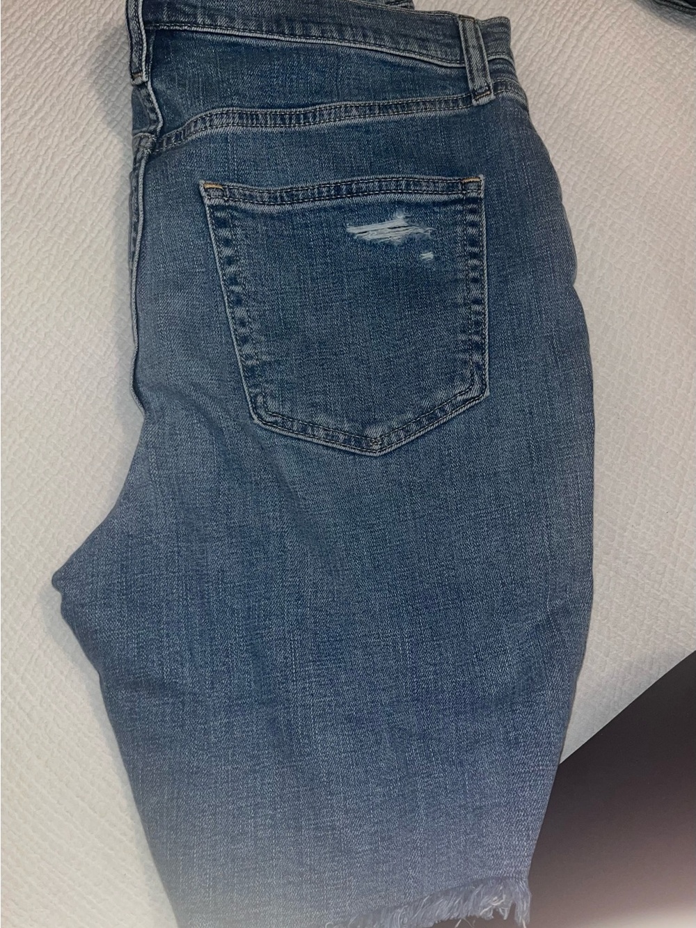 GAP Women’s 9” Bermuda Short Denim Shorts High Rise- Medium  Blue Wash 30 10 - Picture 4 of 4